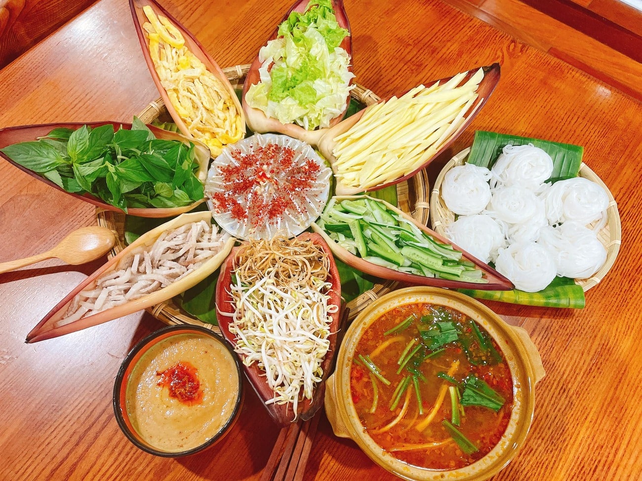 Lẩu thả Sóc Nâu