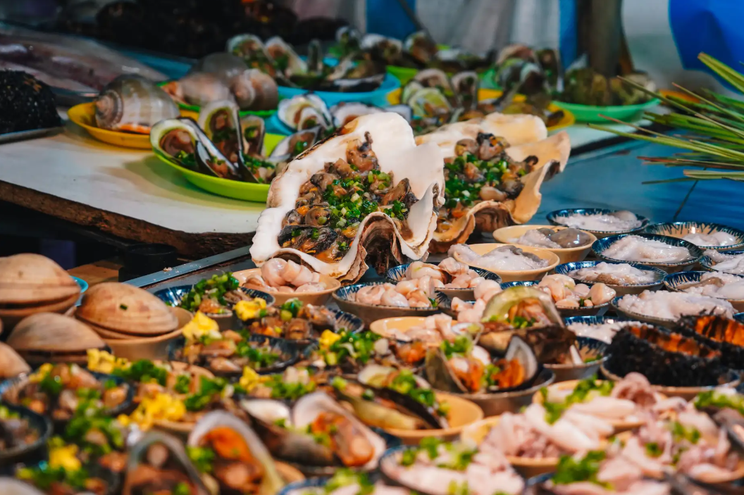 Ăn tối Phan Thiết với hải sản nướng và món ăn vặt