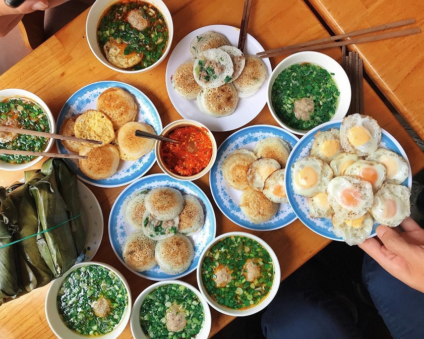 Bánh căn cô Tư nổi tiếng ở Nha Trang