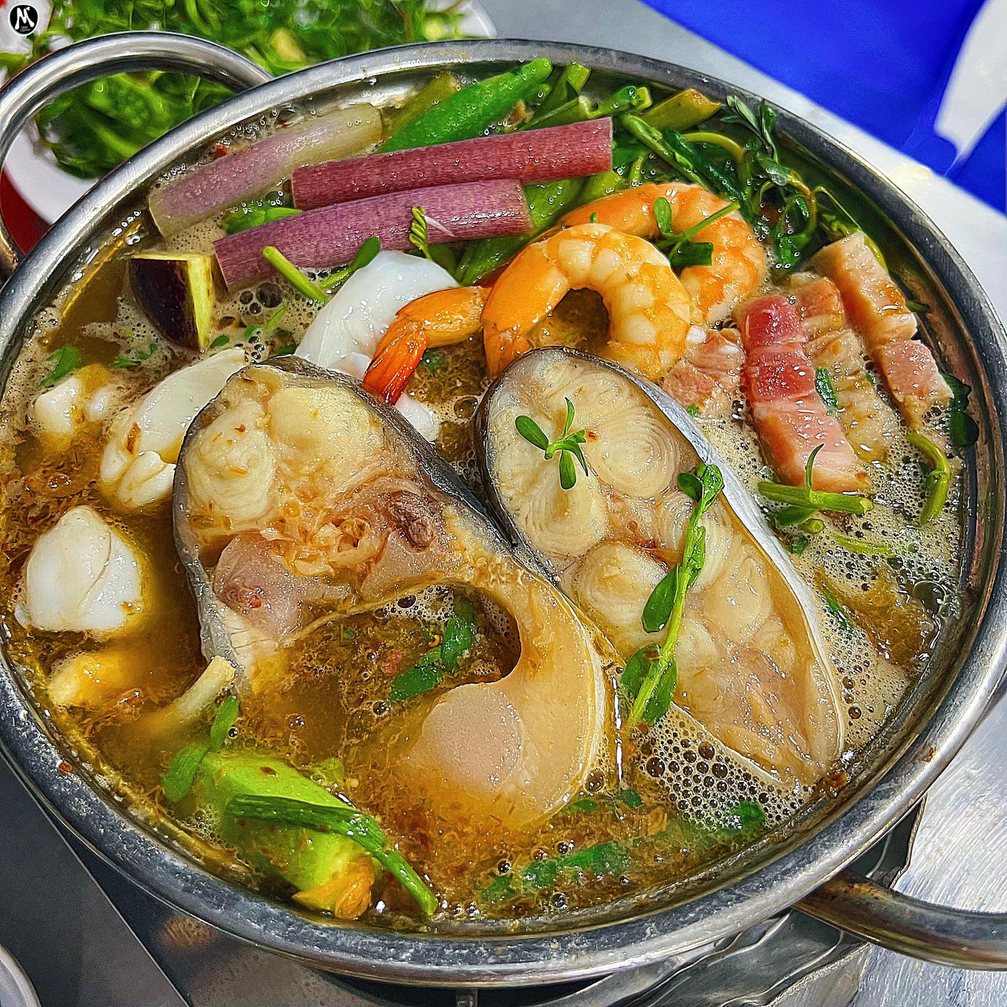 Nguyên liệu đều là hải sản tươi đánh bắt từ vùng biển địa phương