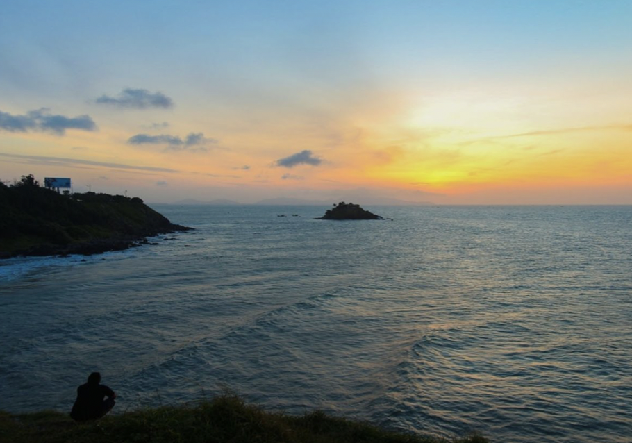 Hoàng hôn ở Mũi Nghinh Phong